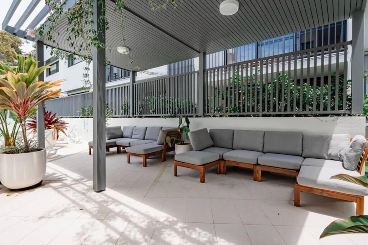 Ferienwohnung Coolum Gem With Bbq & Stunning Pool Coolum Beach Exterior foto