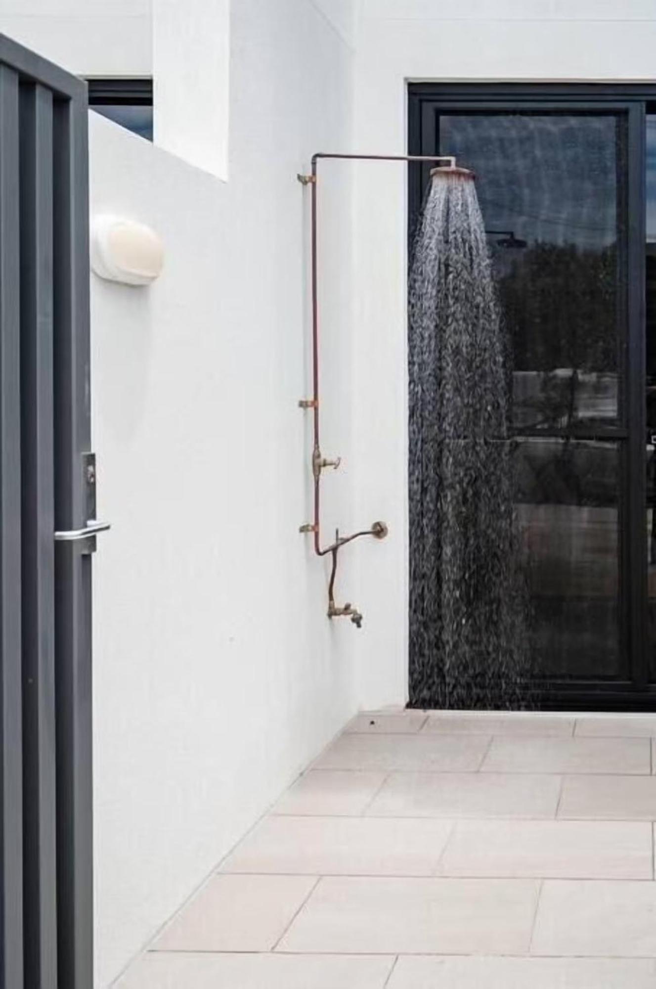 Ferienwohnung Coolum Gem With Bbq & Stunning Pool Coolum Beach Exterior foto